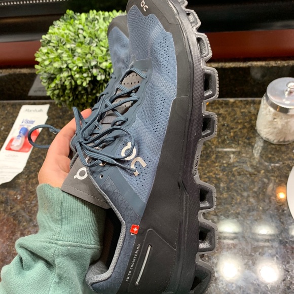 on cloud shoes - Picture 2 of 6